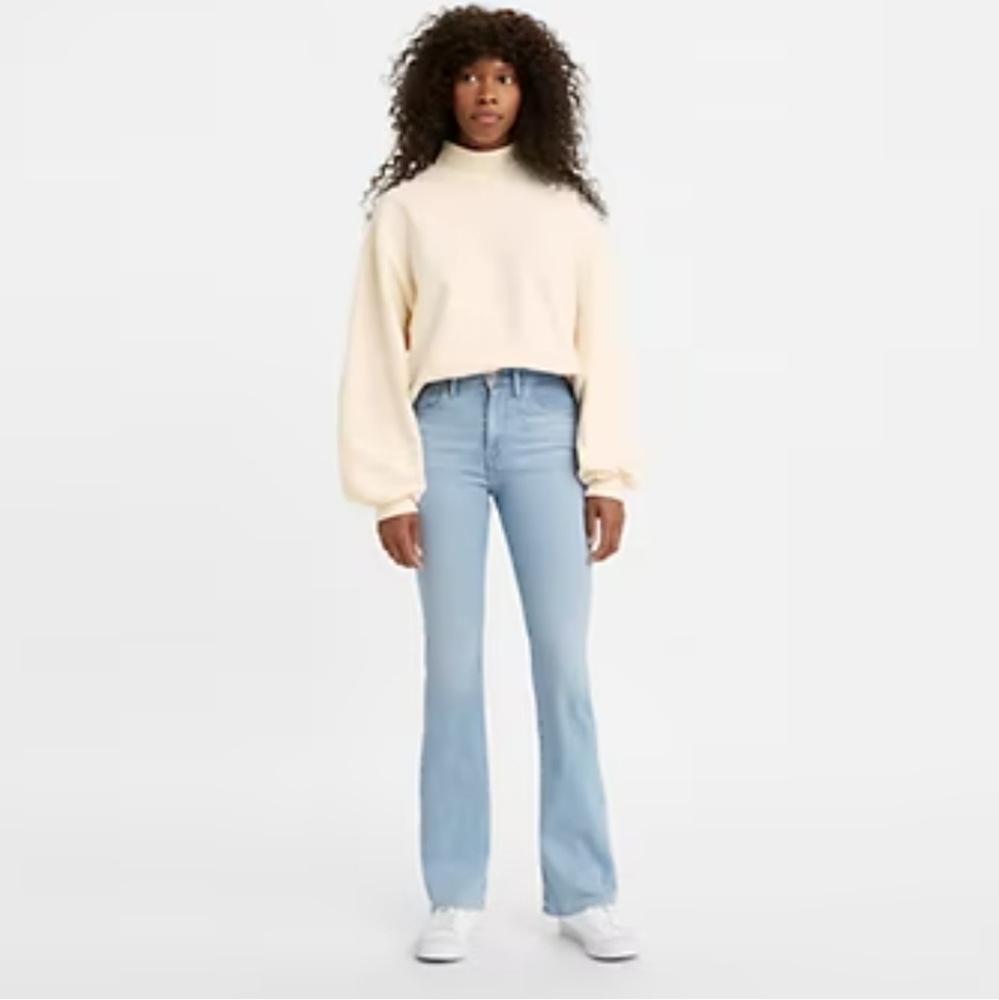 Levi's 725 High Rise Bootcut Jean